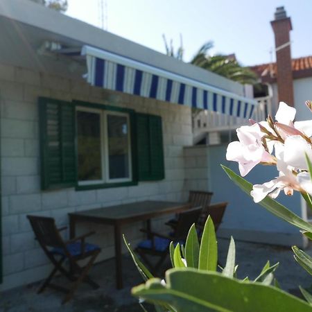 Vacation House "Pave" Povlja  Eksteriør bilde