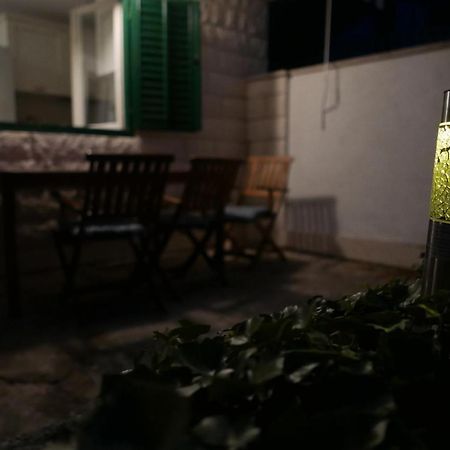 Vacation House "Pave" Povlja  Eksteriør bilde
