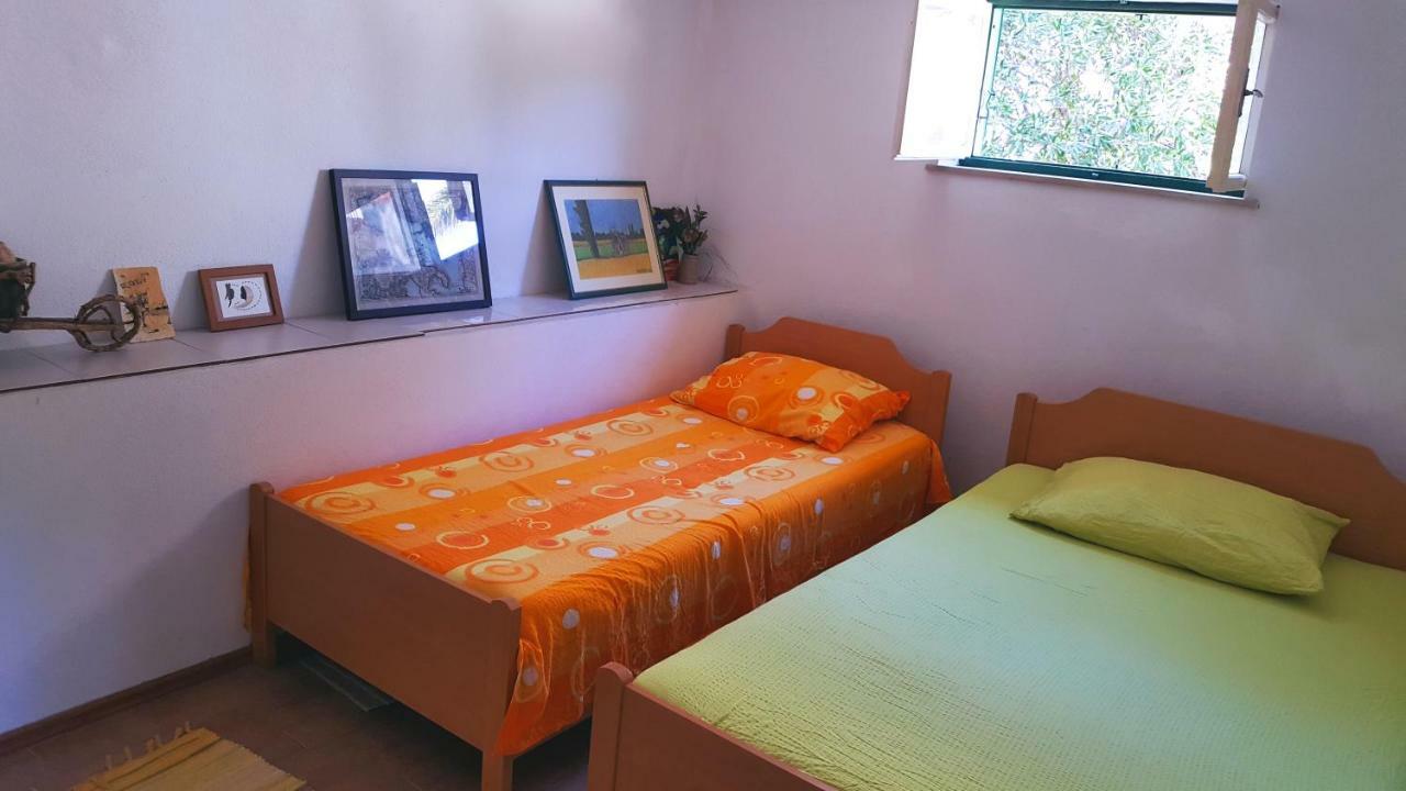 Vacation House "Pave" Povlja  Eksteriør bilde